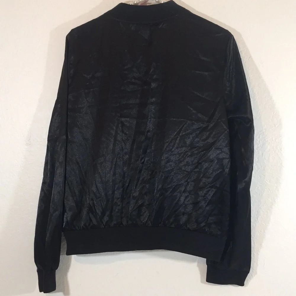 No Boundaries Juniors' Satin Bomber Jacket Large - Picture 4 of 6